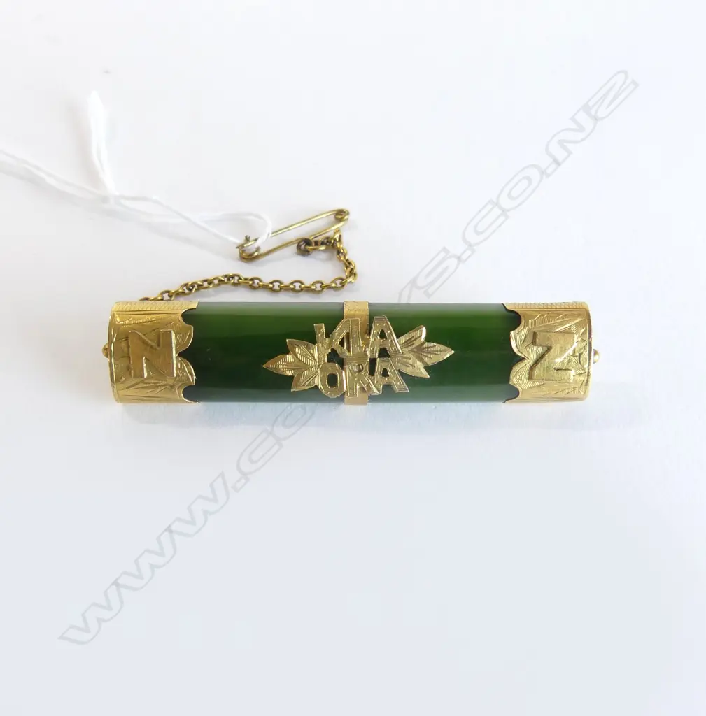 POUNAMU GREENSTONE & 9CT GOLD 'KIA ORA' BROOCH L.60mm Image 1++