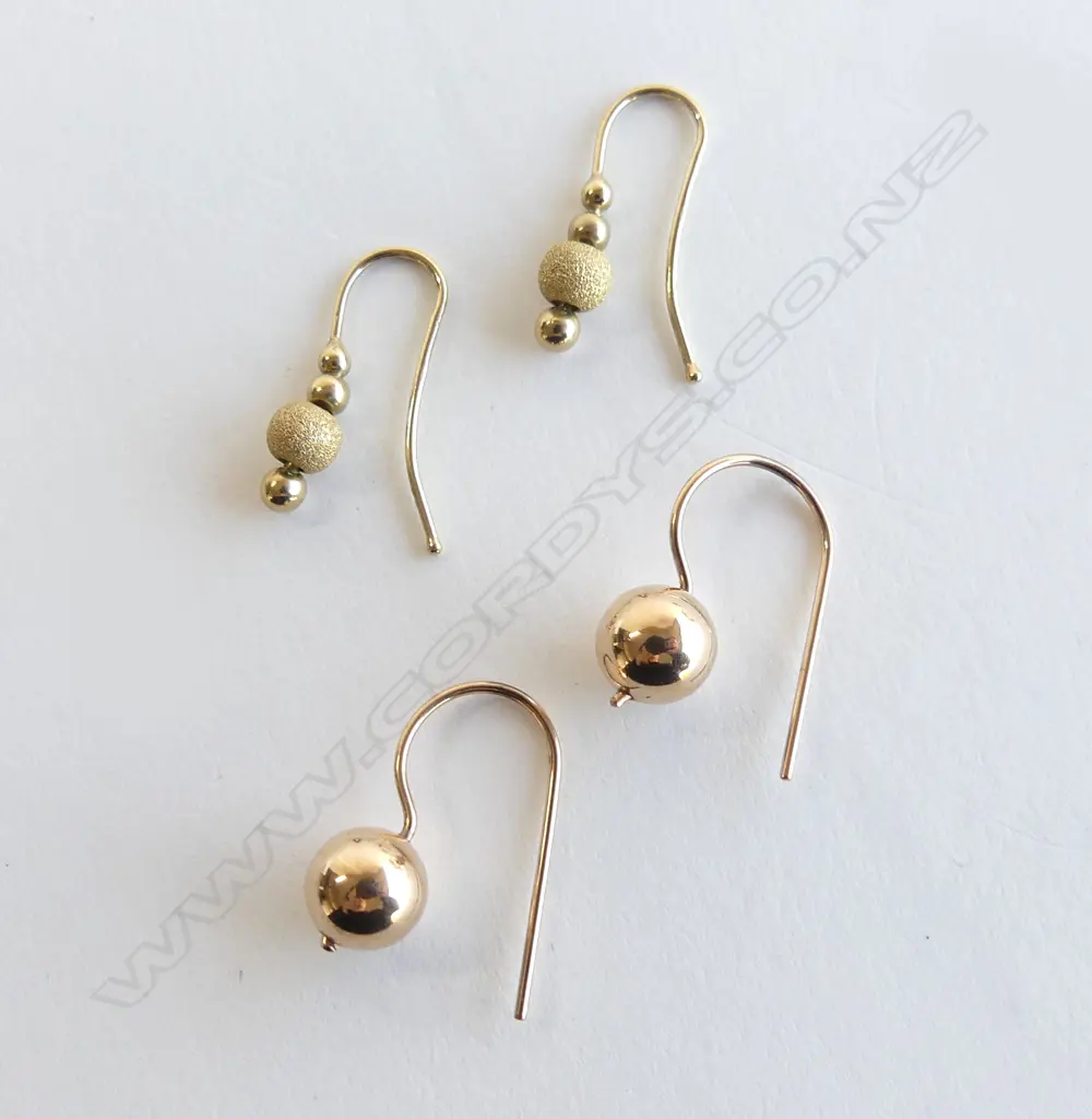 2 PRS 9CT EARRINGS 2.8gms Image 1++