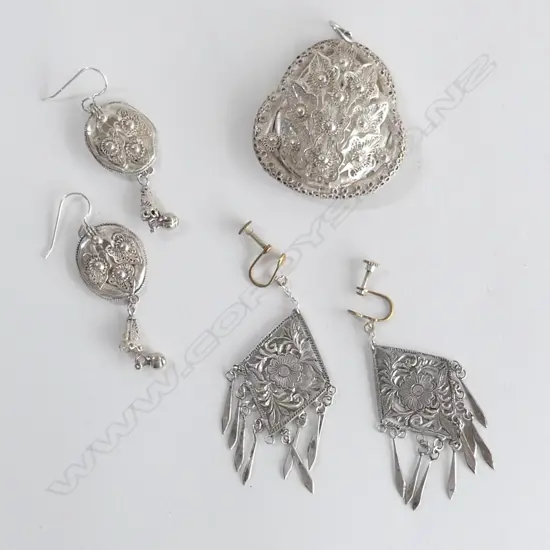 SILVER PENDENT & MATCHING EARRINGS & SILVER? ANTIQUE STYLE DROP EARRINGS