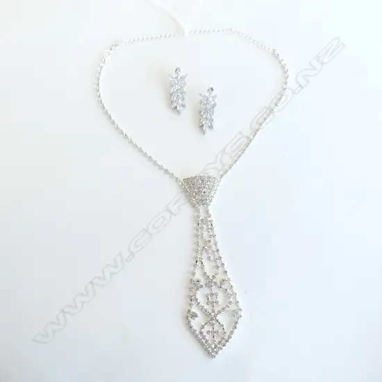 DIAMANTE NECKTIE PENDANT & EARRINGS