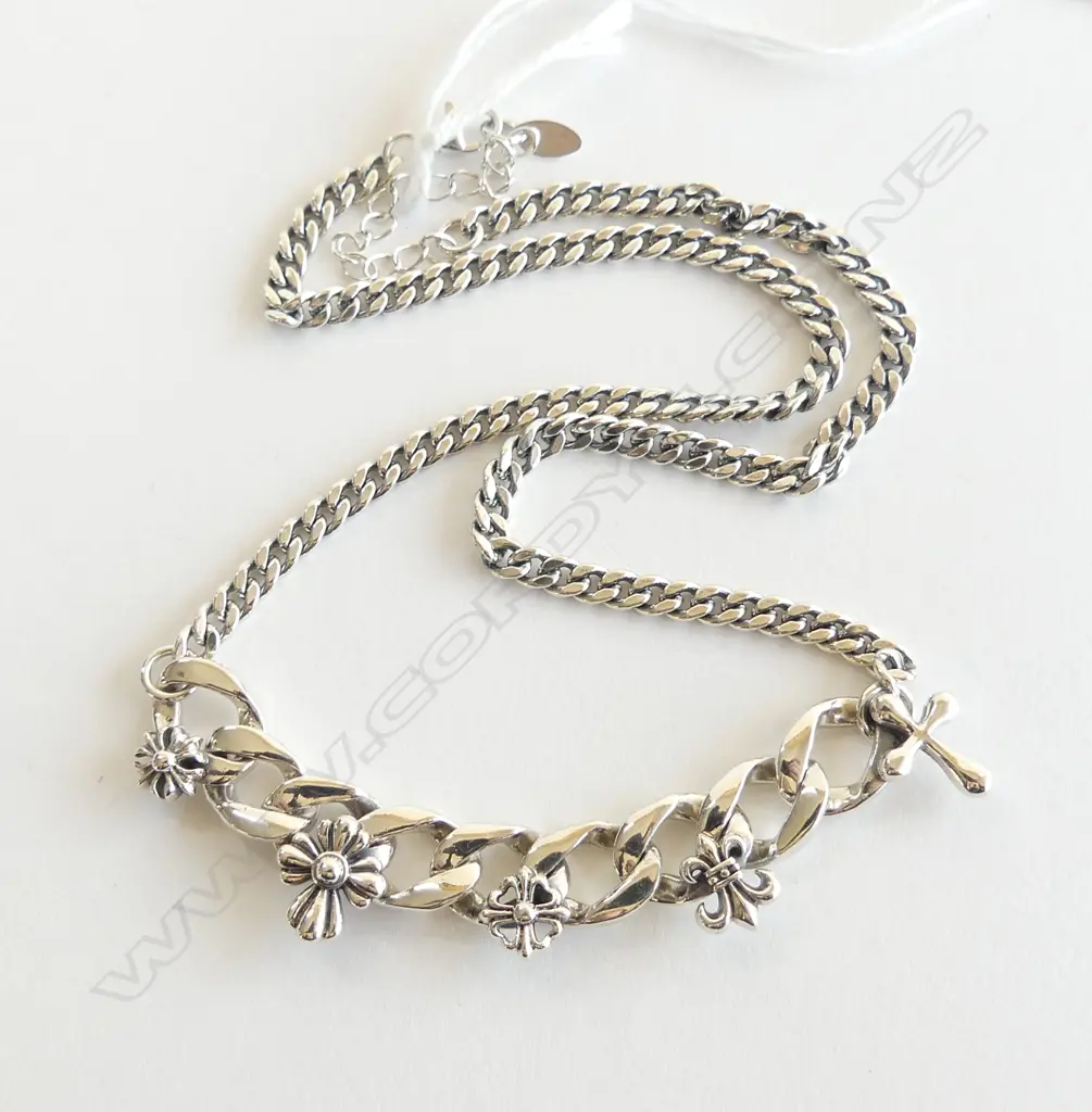 SILVER NECKLACE W 5 CHARM/PENDANTS Fleur de Lis & cross. 24.5gms Image 1++