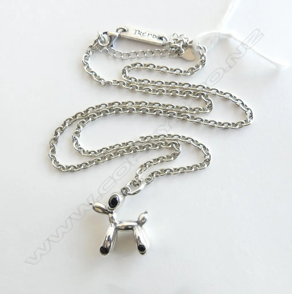 MODERN SILVER BALLOON DOG PENDANT NECKLACE 17.2gms Image 1++