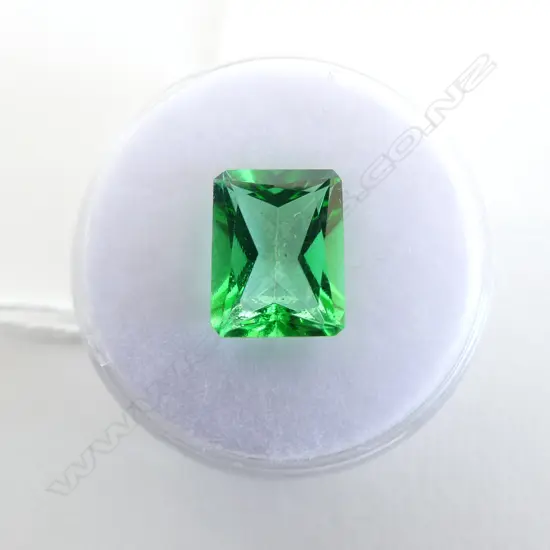 3.89CT UNSET BRAZILIAN GREEN TOPAZ ? (POSSIBLY SYNTHETIC)