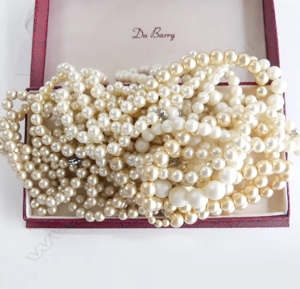 ASST. PEARL NECKLACES Image 1++
