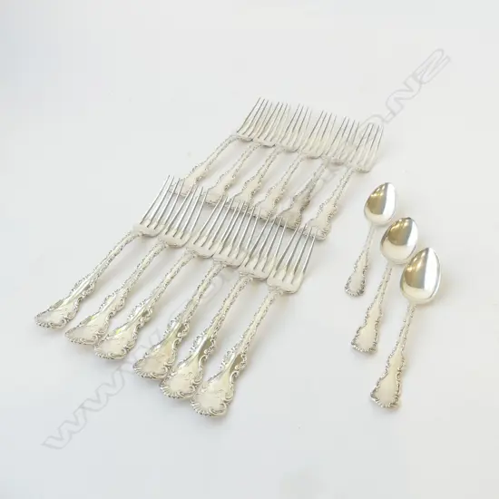 12 925 SILVER FORKS + 3 TEASPOONS 510gms