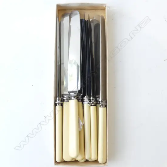 12 IVORINE 'BONE' HANDLED KNIVES L.240mm