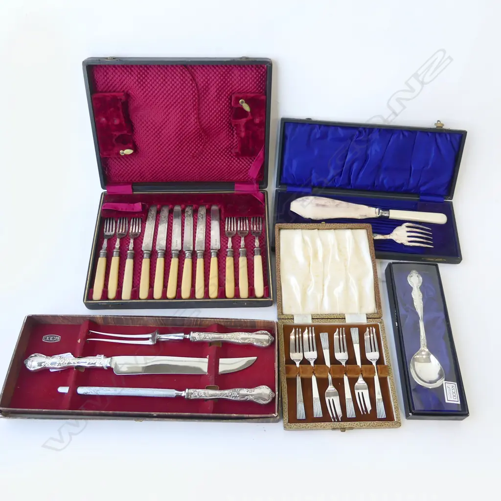 5 VINTAGE EPNS CUTLERY SETS, BOXED Image 1++