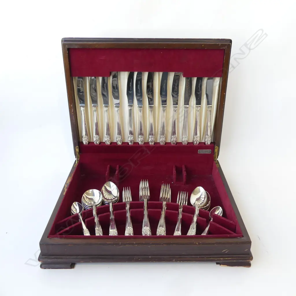 CANTEEN OF JAMES PLATE CUTLERY L300 W400MM Image 1++