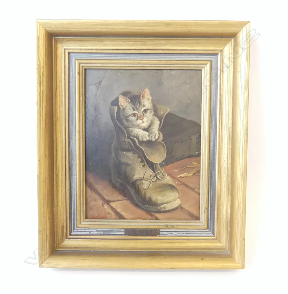 ANTIQUE ARTIST UNKNOWN, KITTEN IN BOOT, OIL ON BOARD 215x165mm Image 1++