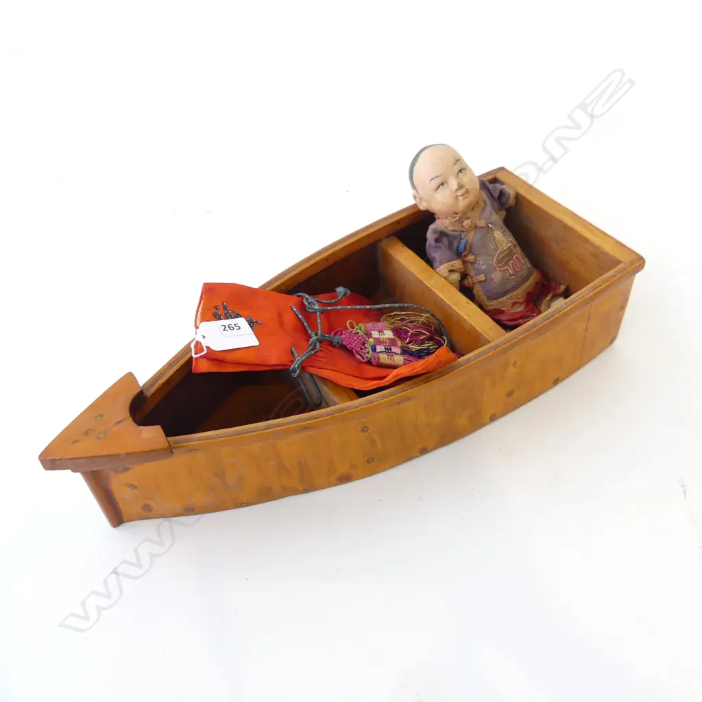 MODEL CANOE SHELF + OLD JAPANESE DOLL soft paste + ETC Image 1++