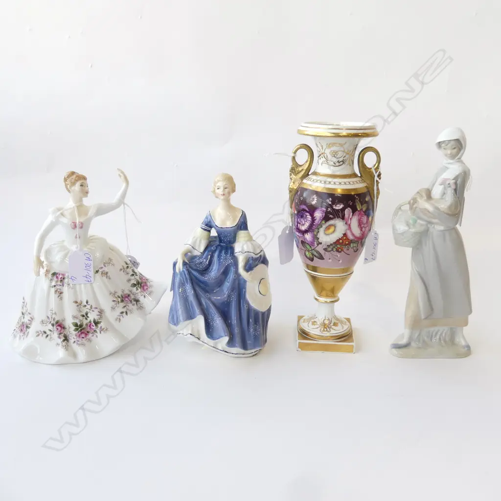 THREE FIGURINES, TWO DOULTON ONE LLADRO & TWO HANDLED VASE H.245mm  Image 1++