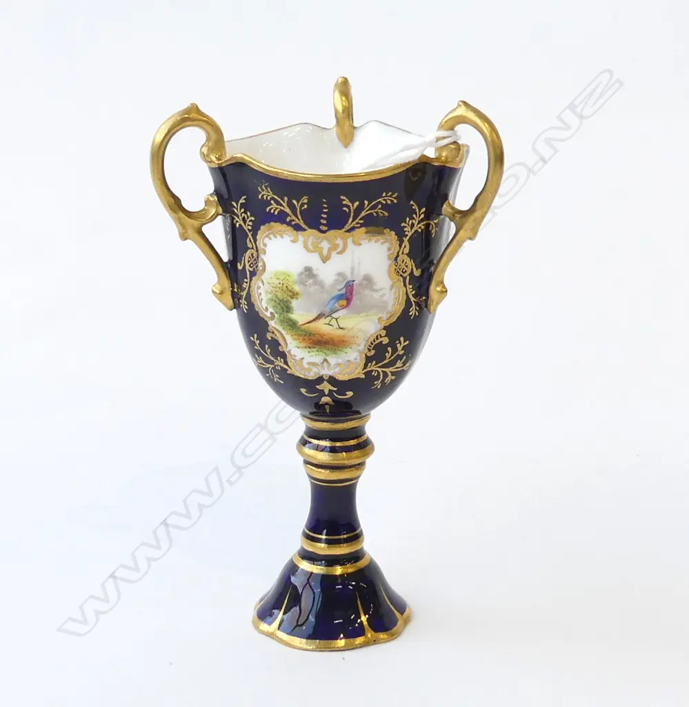 COALPORT COBALT PAINTED SMALL PEDESTAL LOVING CUP URN bird in cartouch. Gilded H.105mm Image 1++