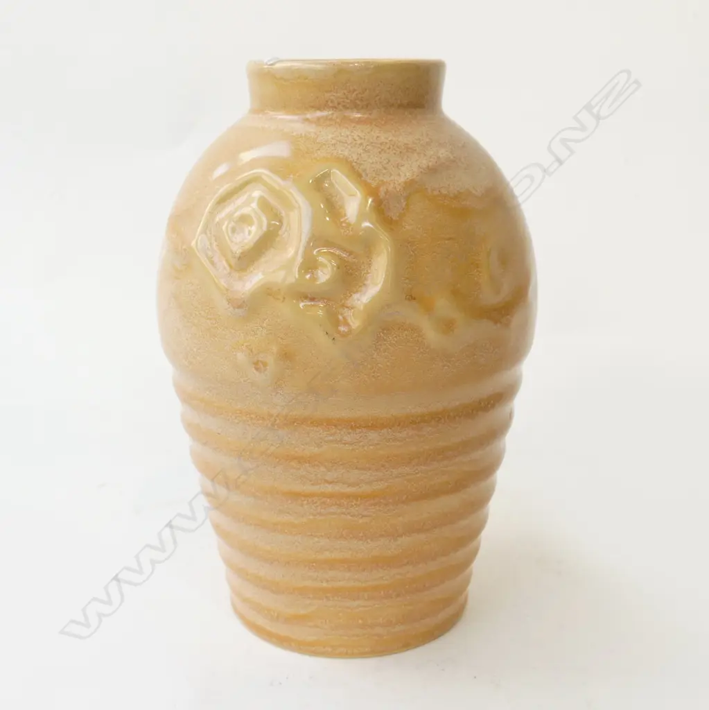 CROWN LYNN AMBRICO VASE NUMBER 85 MUSTARD TRICKLE GLAZE H. 200mm Image 1++