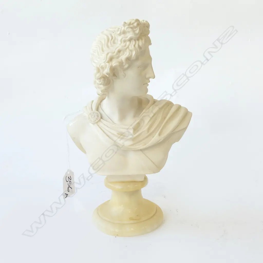 WHITE CERAMIC BUST H.235mm Image 1++
