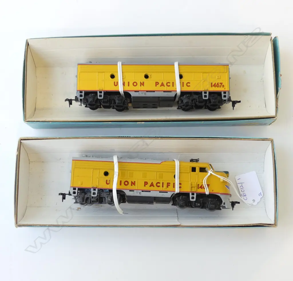 UNION PACIFIC LOCO & DUMMY, IN ORIG. BOX Image 1++