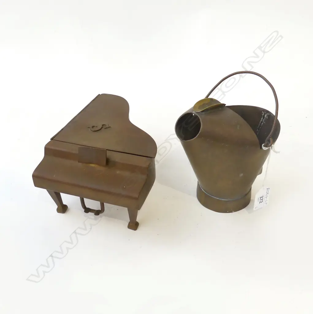 BRASS MUSICBOX PIANO + BRASS BUCKET ASHTRAY Image 1++