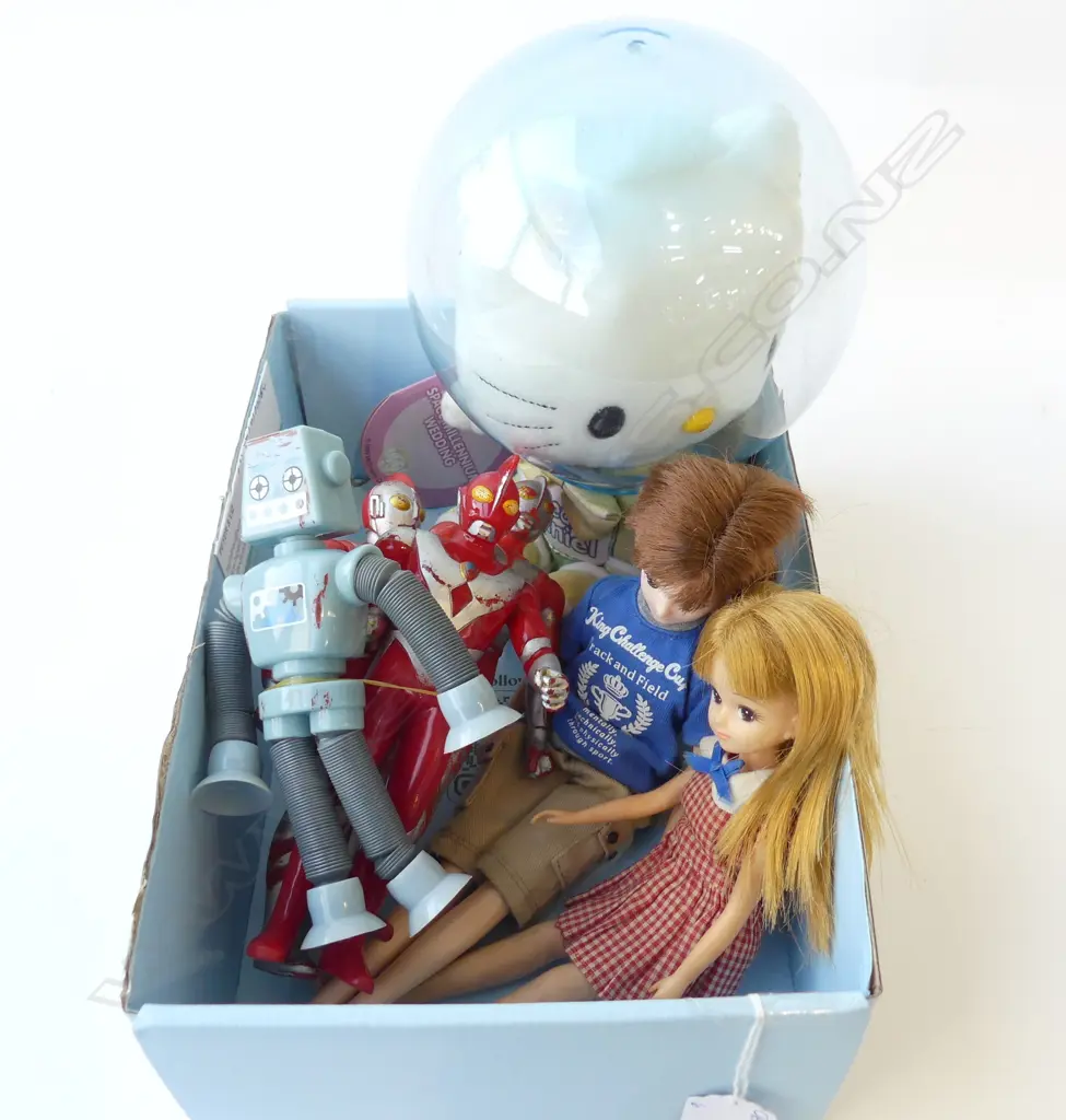 7 VINTAGE JAPANESE TOYS; HELLO KITTY 'SPACE MILLENNIUM WEDDING' DOLL, PR TAKARA TOMY DOLLS & 4 VINTAGE ULTRAMEN & ROBOT Image 1++