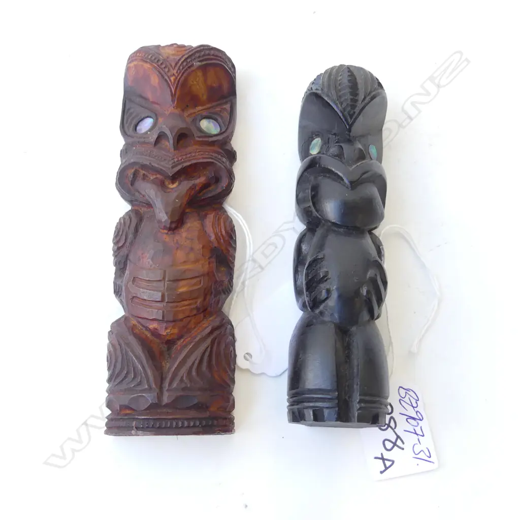2 VINTAGE MAORI CARVED TEKOTEKO FIGURES Tallest 145mm labelled verso Image 1++