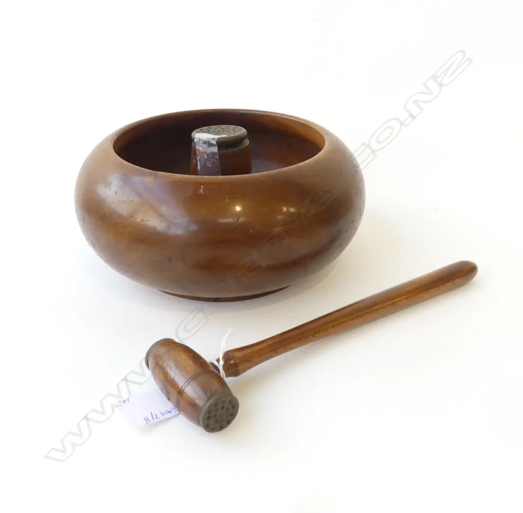 HARDWOOD BOWL DIA225MM & NUT CRACKER L265MM Image 1++