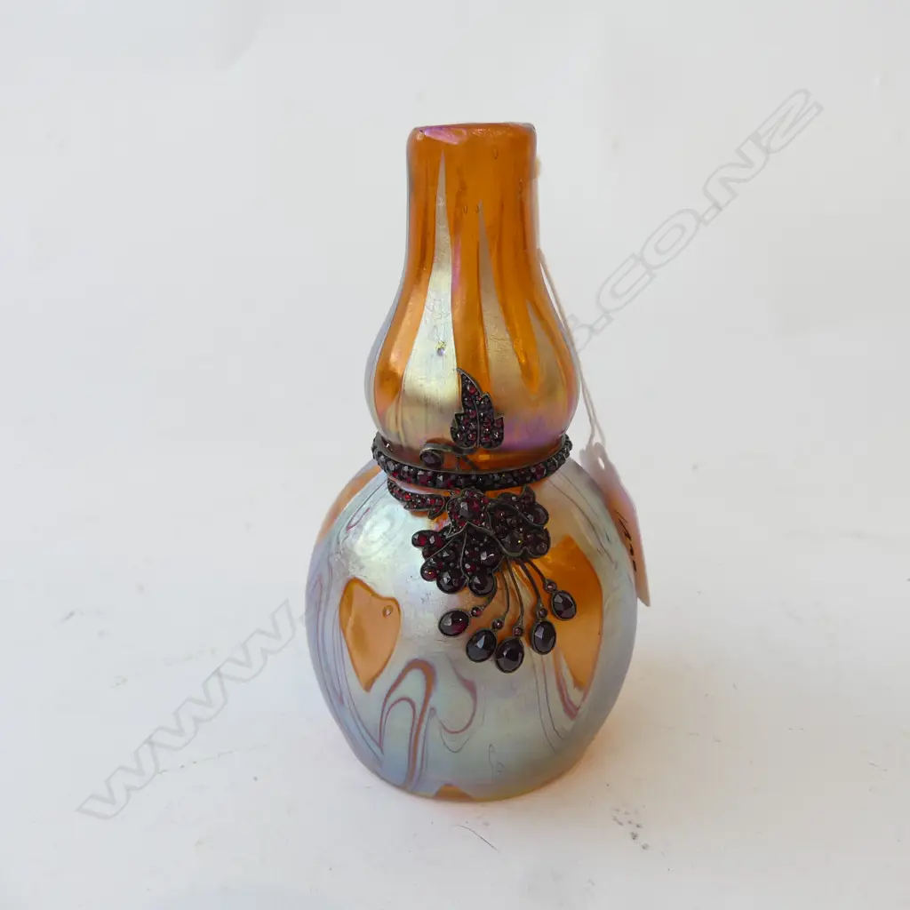 EUROPEAN ART NOUVEAU IRREDESCENT VASE DBLE GOURD FORM H.125mm jewelled red stone highlights Image 1++