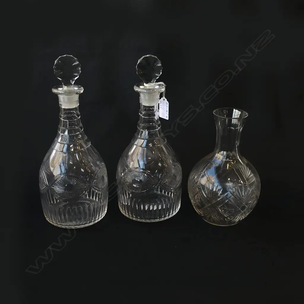 PR EARLY 19thC STYLE DECANTERS H.270mm + CARAFE Image 1++
