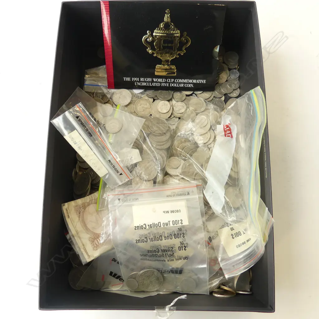 LARGE COLLECTION NZ & WORLD COINS Image 1++