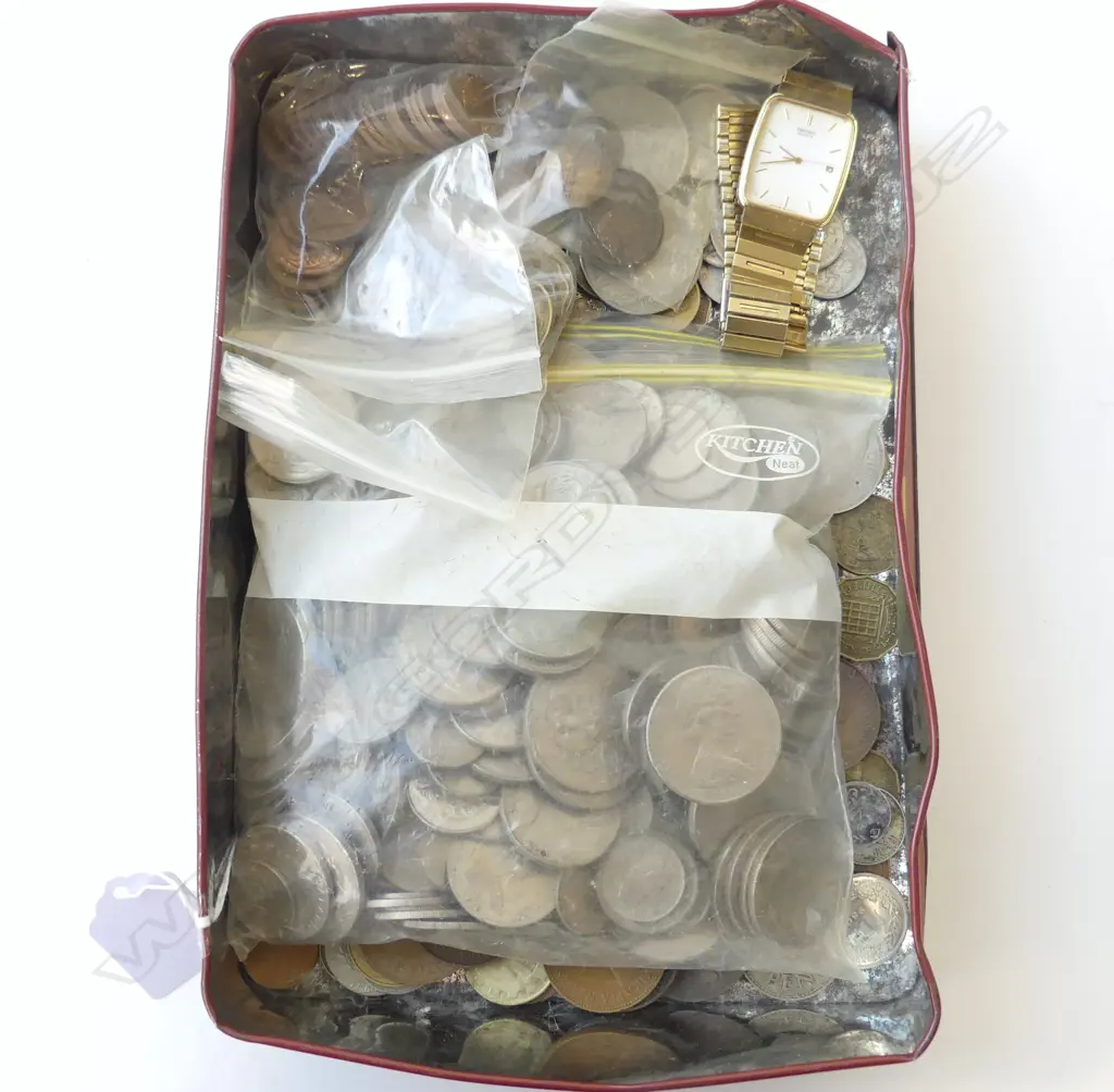 TIN OF VINTAGE WORLD + NZ COINAGE + SEIKO WATCH running new battery Image 1++