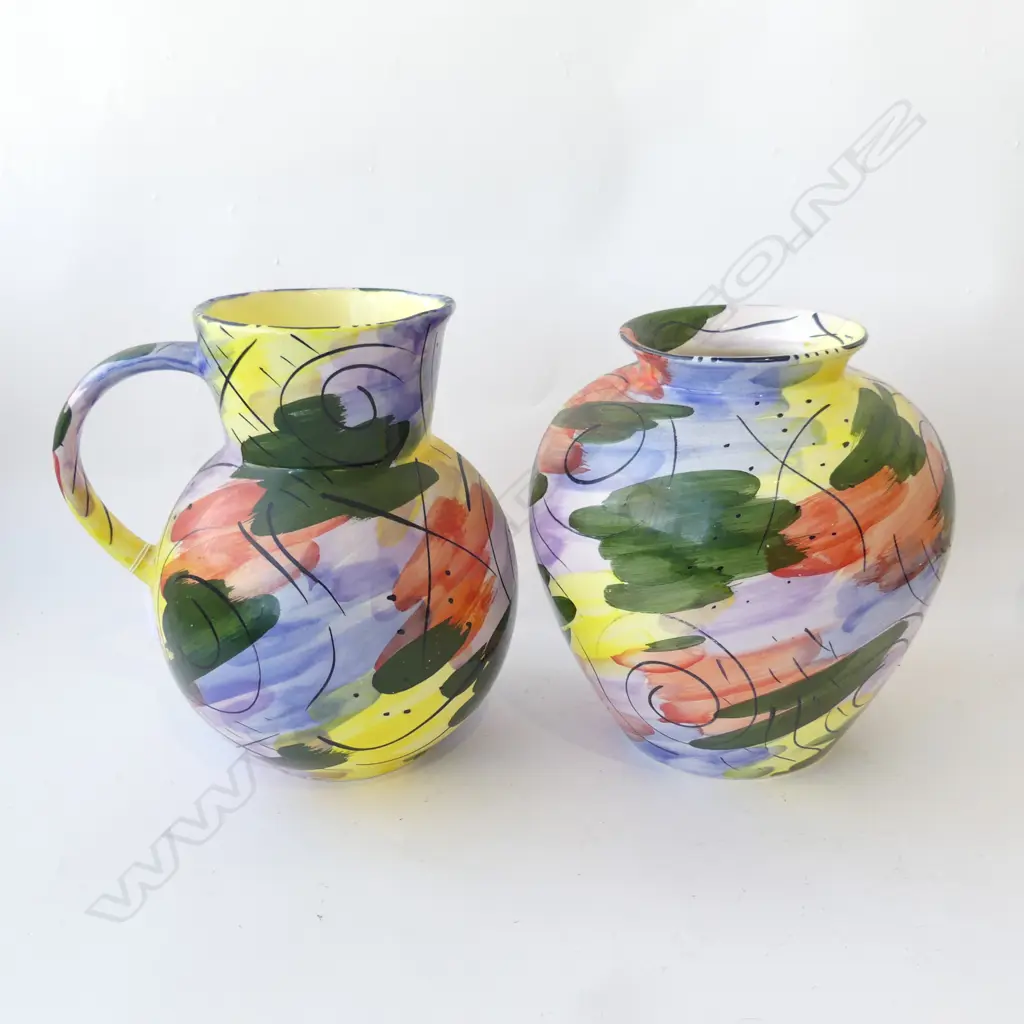 2PCES CHRISTINE HARRIS; VASE & JUG H.270mm Image 1++