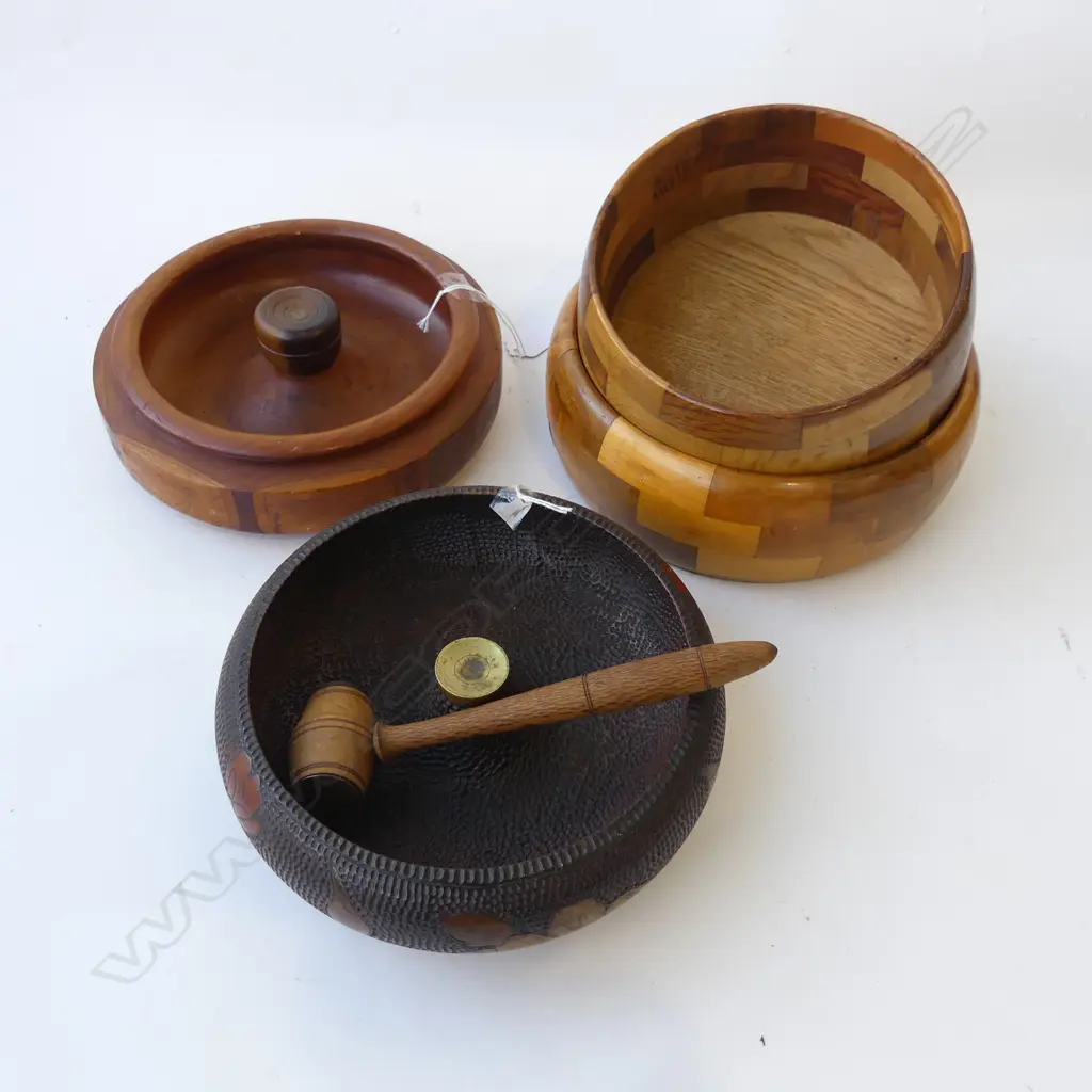 2 NATIVE WOODS BOWLS DIA230MM & 2 NATIVE WOODS NUT CRAKER BOWLS  230MM 1 HAMMER Image 1++