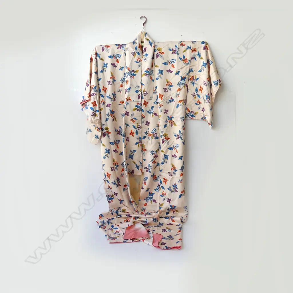 VINTAGE FULL LENGTH JAPANESE SILK KIMONO -PINK W LEAF PRINT / CREAM LINING Image 1++