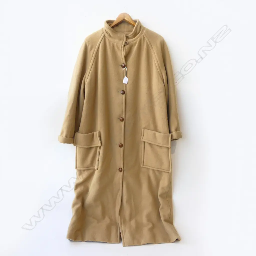 FULL LENGTH TAN WOOL COAT GOLD LINING Image 1++