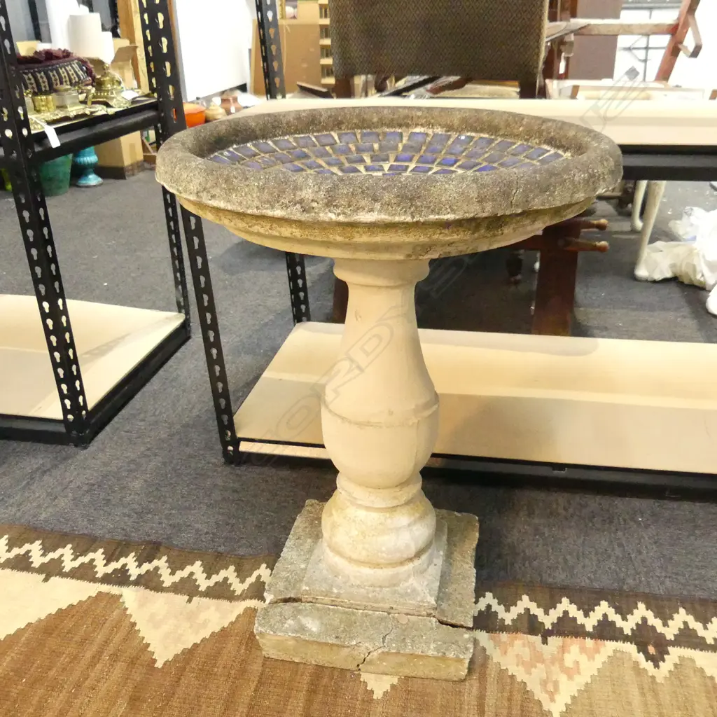 CONCRETE 2 PART BIRD BATH 490mm dia FAULT TO BASE Image 1++