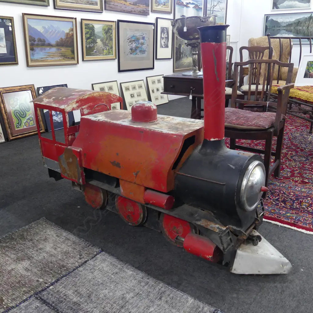 LGE VINTAGE STEEL SCRATCH BUILD WORKING MODEL TRAIN L.1560mm. very heavy. Chain drive. No engine. Image 1++