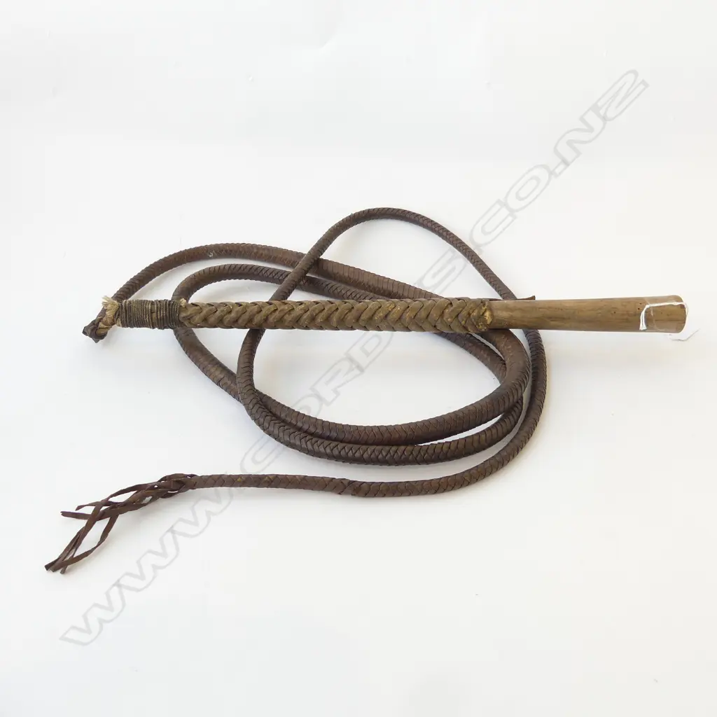 OLD PLAITED LEATHER WHIP Image 1++
