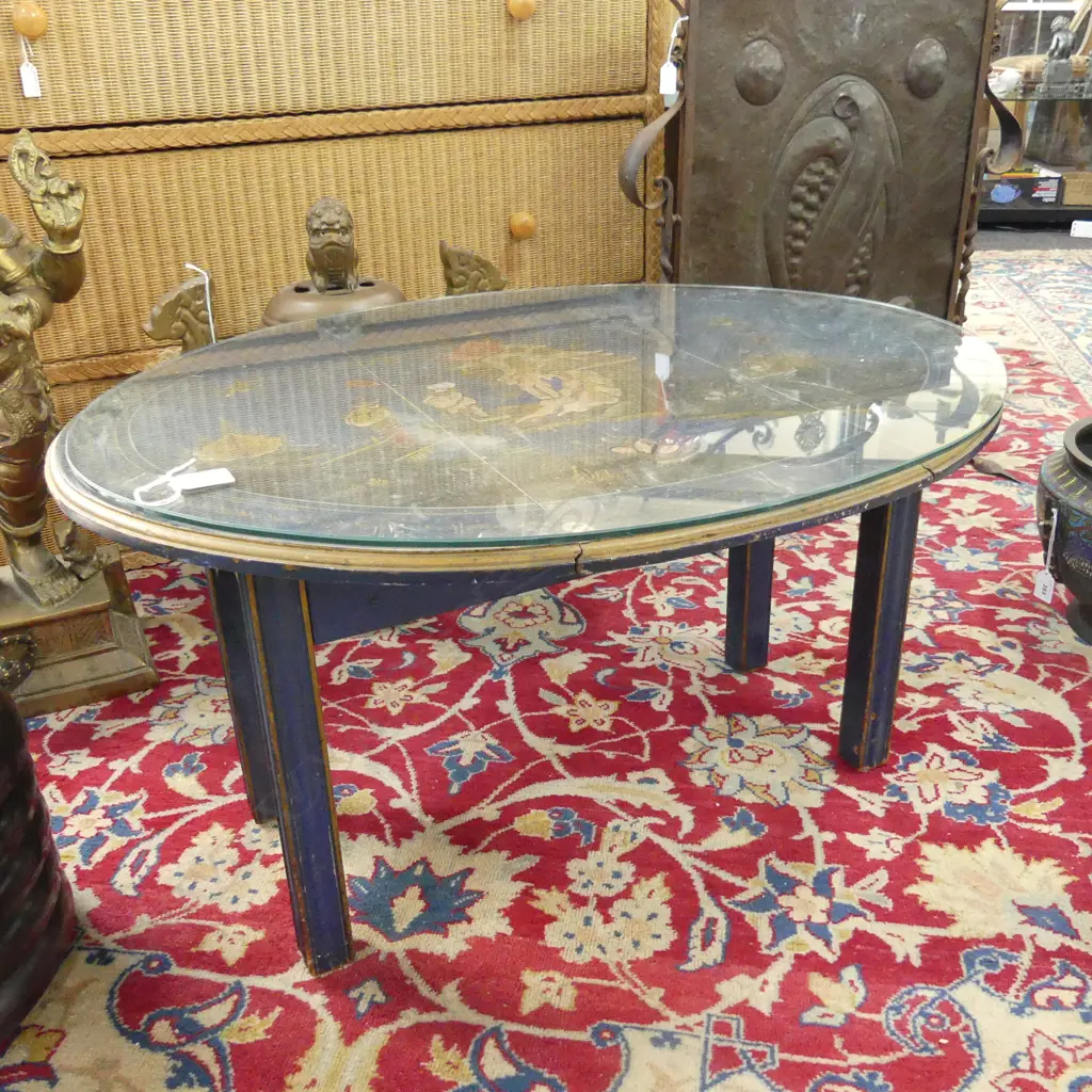 OVAL SIDE TABLE w. ORIENTAL SCENE ON BLUE GROUND, GLASS TOP 600x740mm Image 1++
