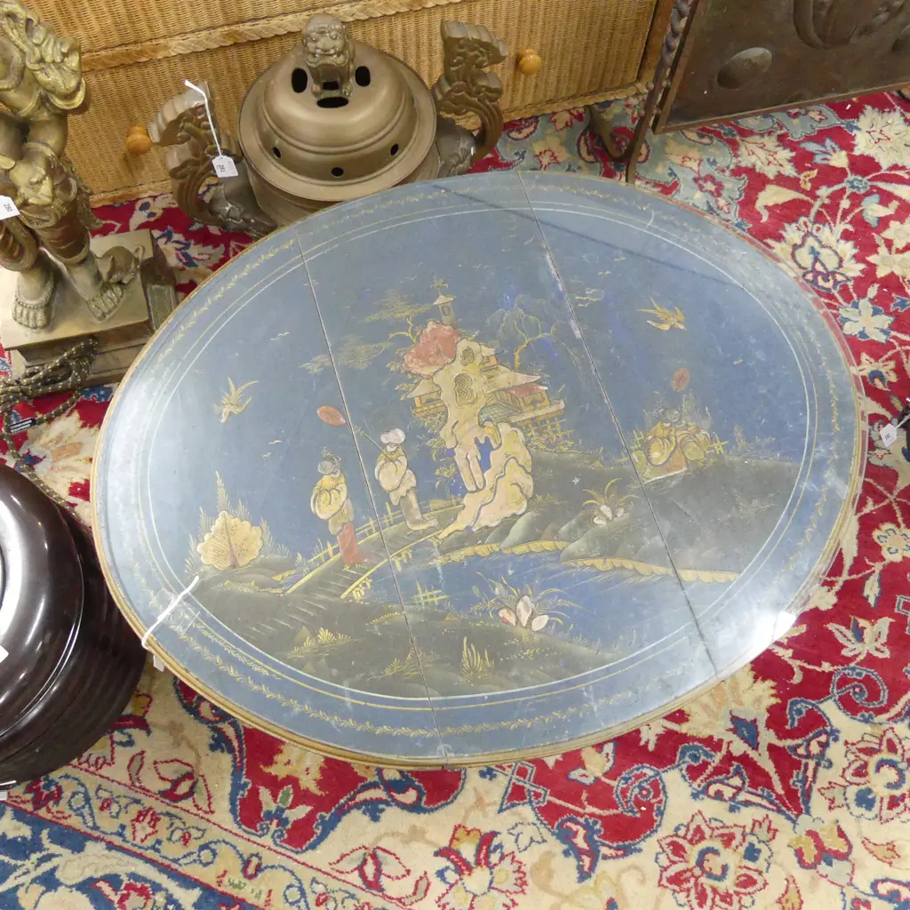 OVAL SIDE TABLE w. ORIENTAL SCENE ON BLUE GROUND, GLASS TOP 600x740mm Image 1++