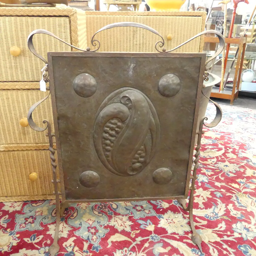 ARTS & CRAFTS FIRESCREEN 780x665mm Image 1++
