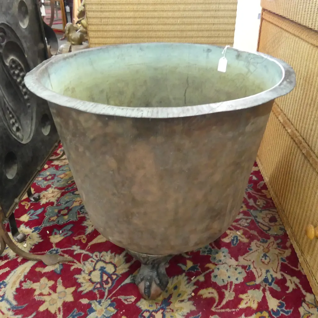 LAUNDRY COPPER w. 3 BALL & CLAW FEET H.520mm, 525mm dia Image 1++