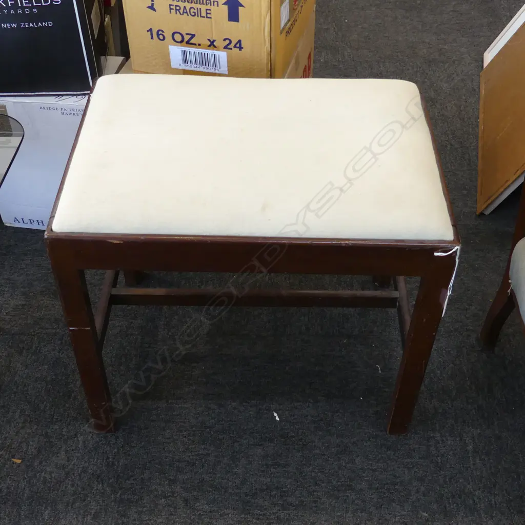 MAHOGANY STOOL W.520mm Image 1++
