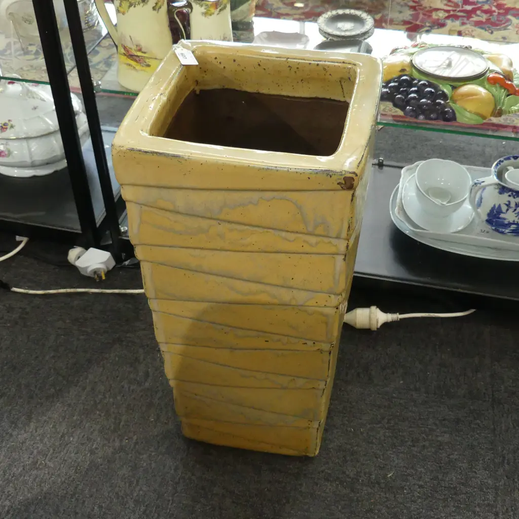 LG GLAZED GARDEN POT H.600mm Image 1++