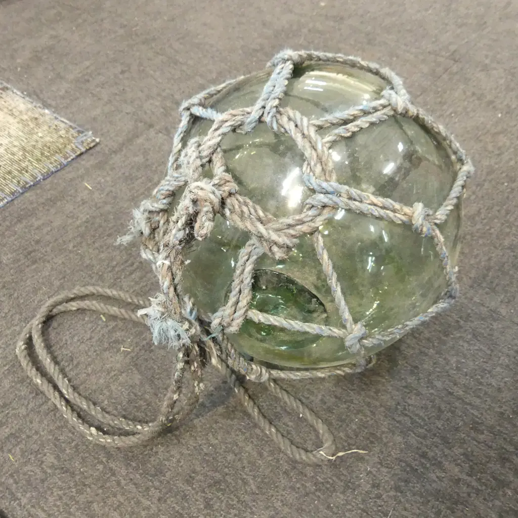 OLD GLASS FISHING FLOAT w. NETTING APPROX DIA.280mm hand blown Image 1++