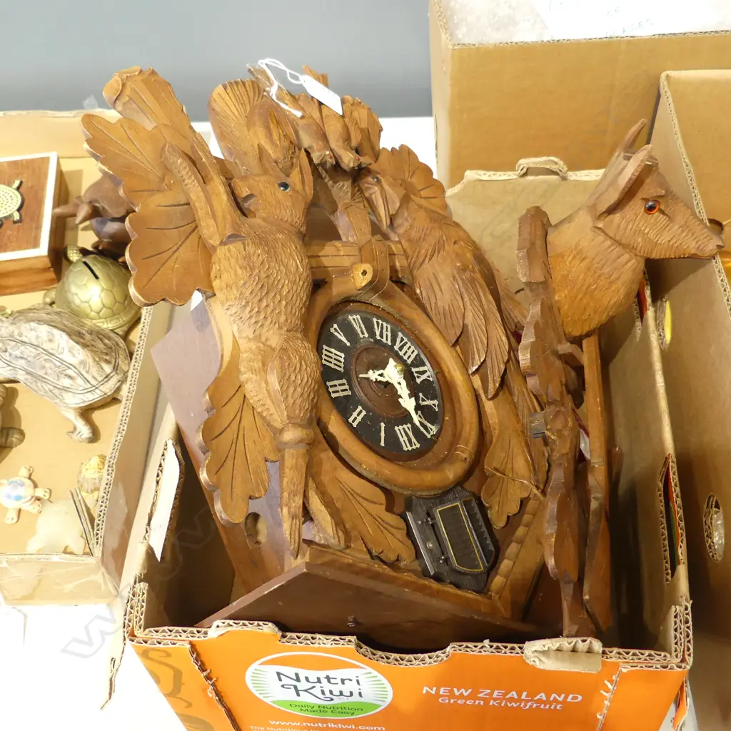 CARVED WOODEN CUCKOO CLOCK Image 1++