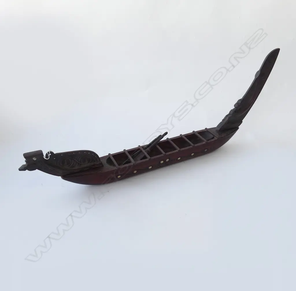 VINTAGE MODEL WAKA carved stern post & prow w 4 paddles L.800mm Image 1++