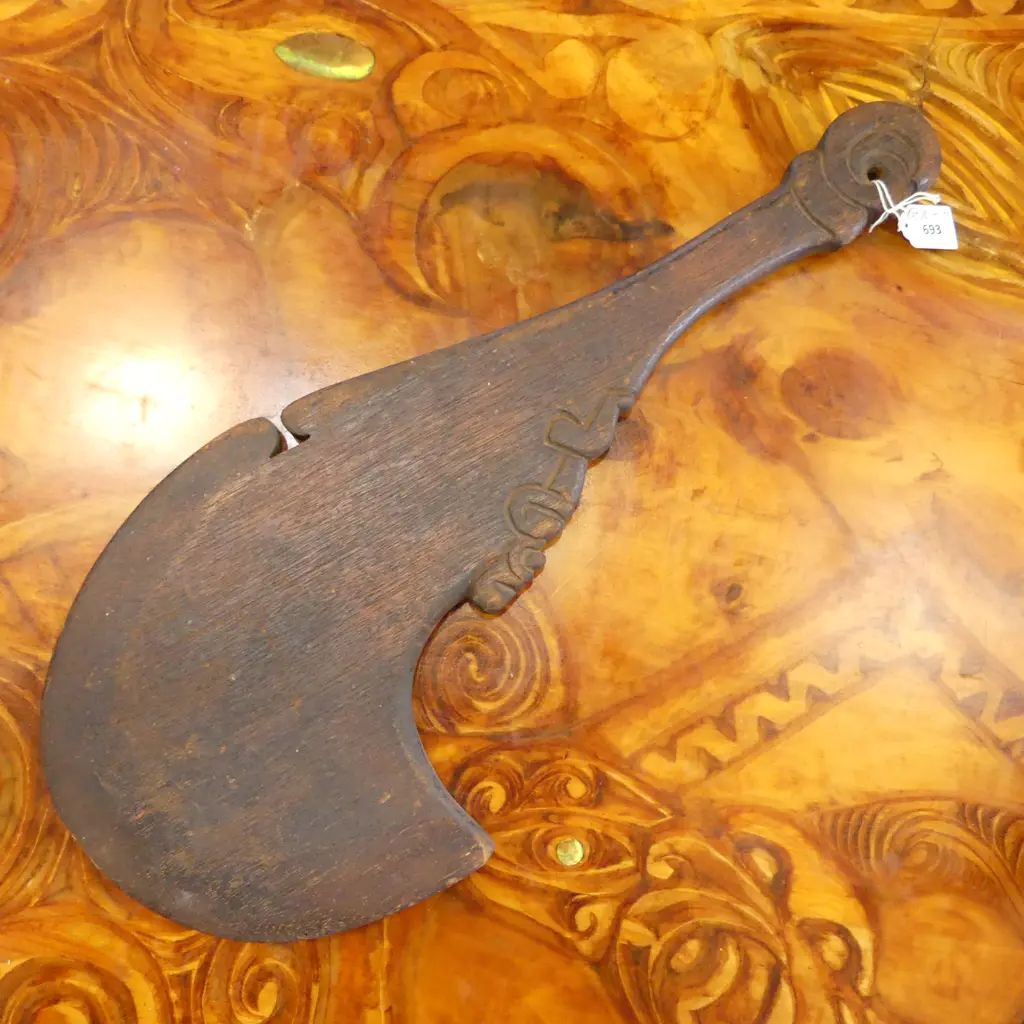 VINTAGE MASSIVE MAORI CARVED WAHIAKA dark finish L.555mm Image 1++