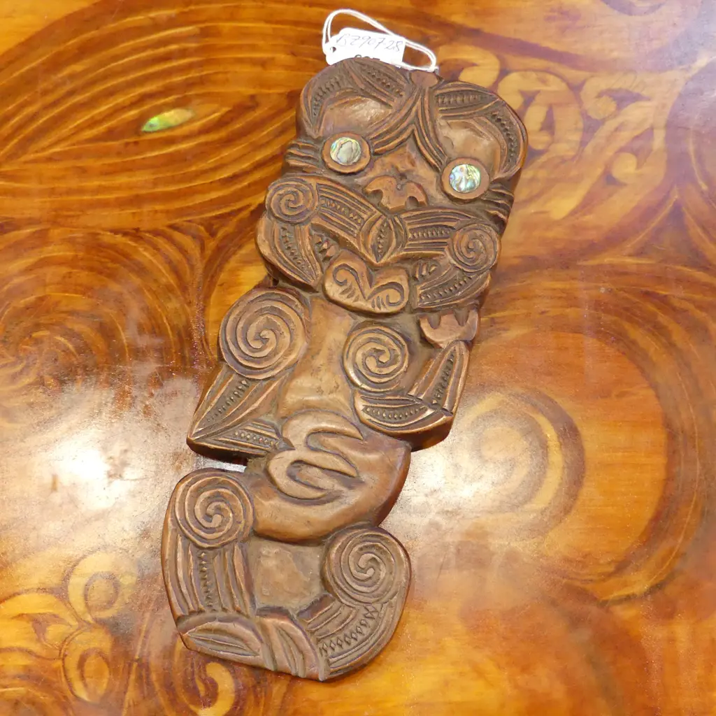 VINTAGE labelled 'GUARANTEED MAORI WORK' FIGURED PANEL H.260mm MID 20thC Image 1++