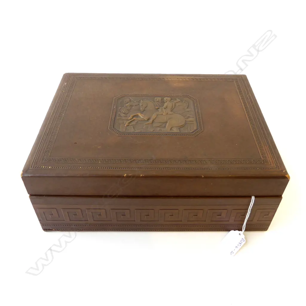 JOHN MIDDLETON INC CIGAR BOX 240X310MM Image 1++