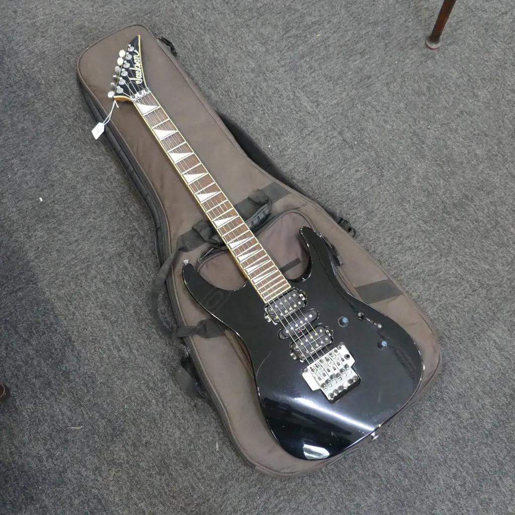 VINTAGE JACKSON ELECTRIC GUITAR w. SOFT CASE Image 1++