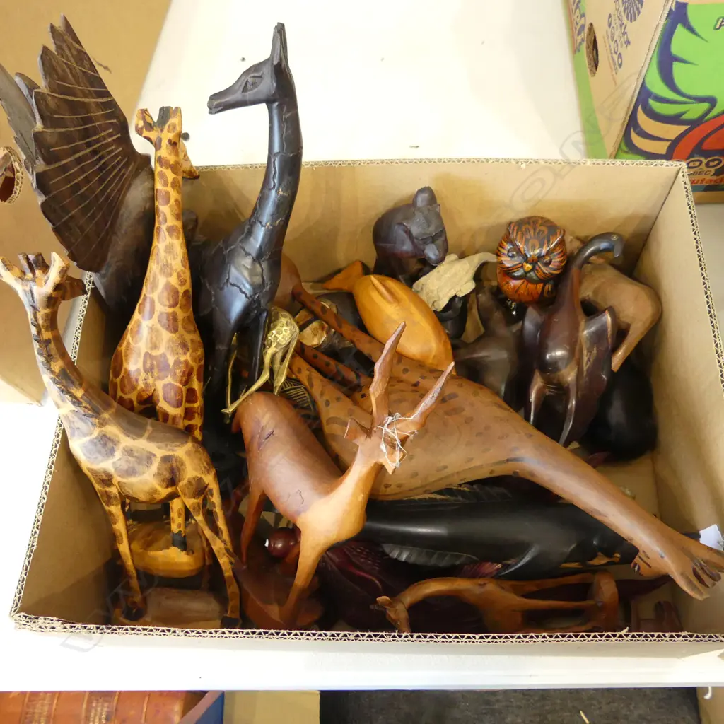 WOODEN CARVED SOUVENIR ANIMALS ETC Image 1++