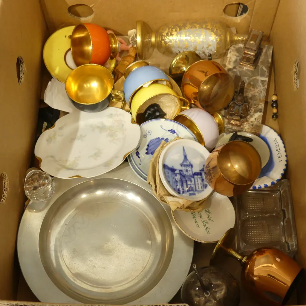 BOX OF C/S PEWTER PLATES MINITURE CHINA ETC Image 1++
