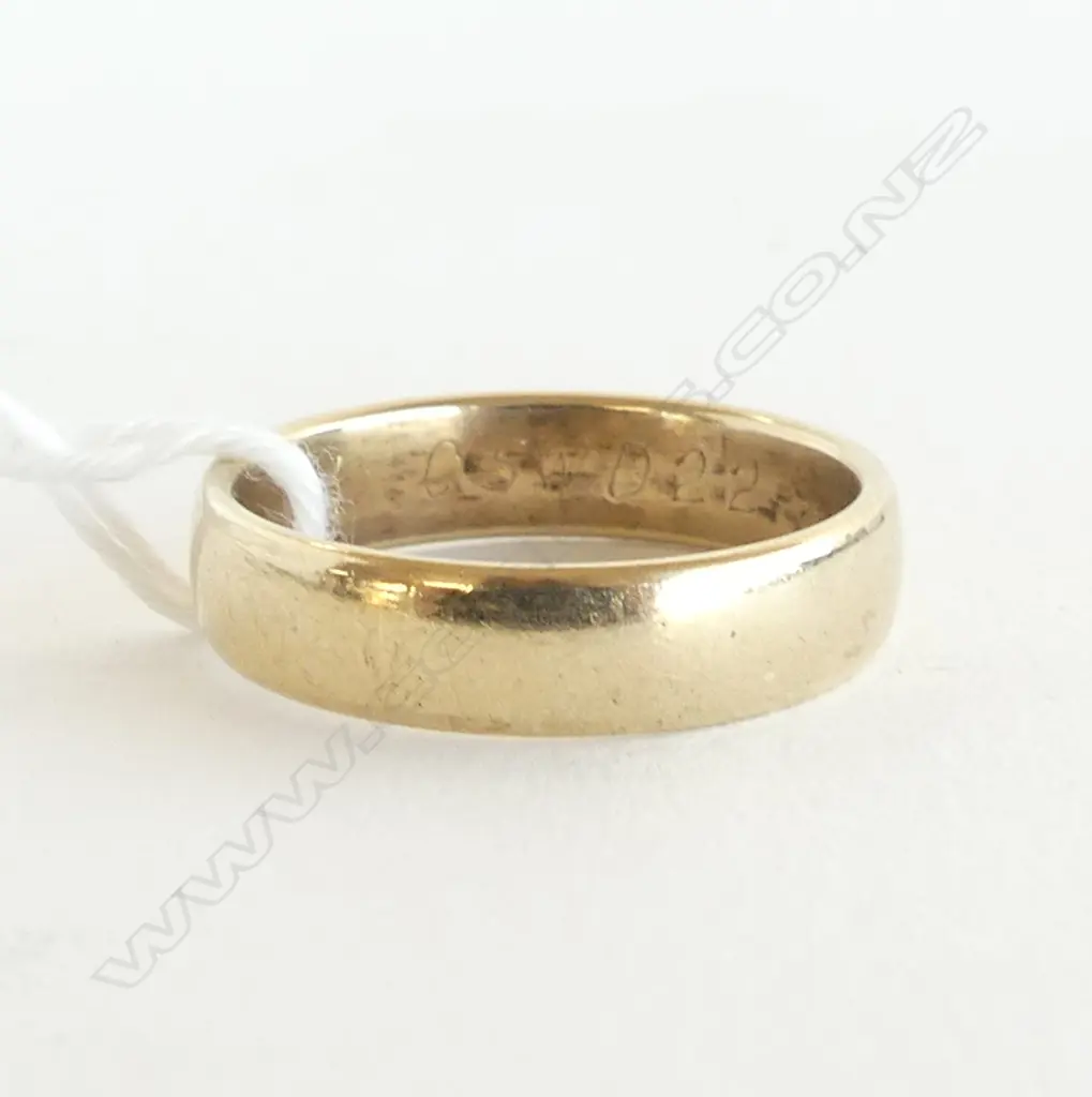 9ct  GOLD BAND RING 4.8gms SIZE Q Image 1++